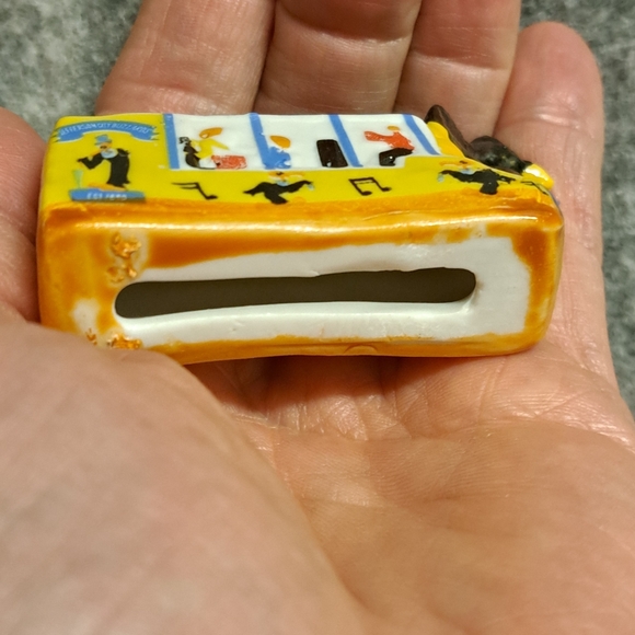 Pair Of Haydels King Cake Figurines - Picture 4 of 11